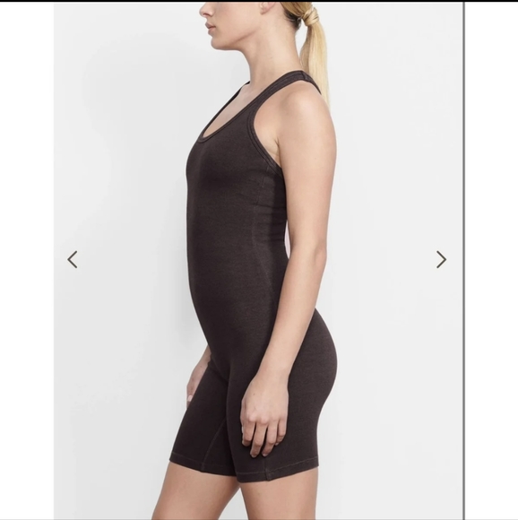 Skims Outdoor Mid Thigh Bodysuit - Picture 2 of 6